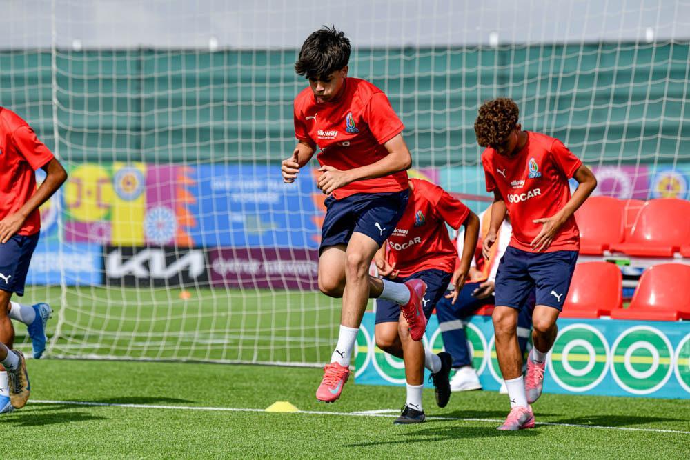 Ayxan Abbasovdan U-15 millisinə dəstək ziyarəti - Şəkillər
