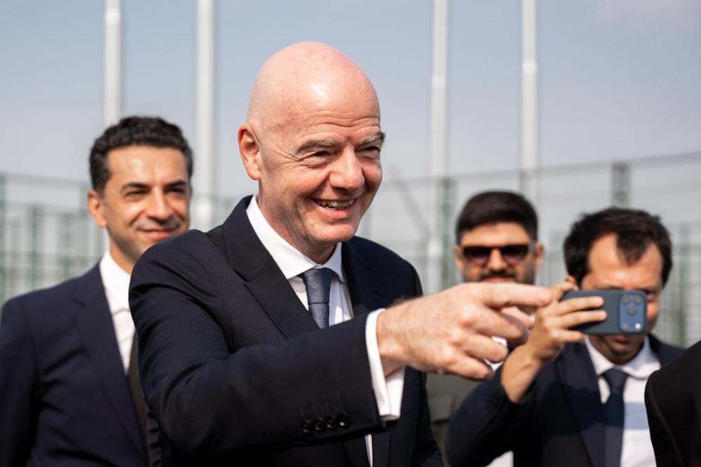 İnfantino Hövsandakı mini-stadionların inşası ilə tanış oldu - Şəkillər