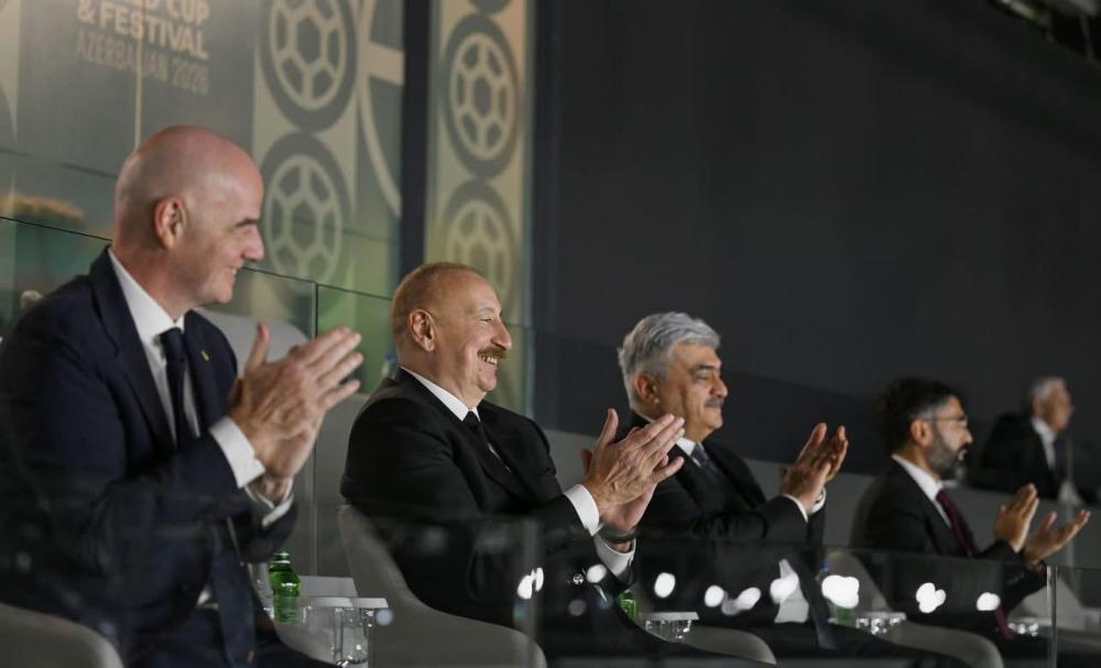 Prezident İlham Əliyev İspaniya millisini belə mükafatlandlrdı - Şəkillər