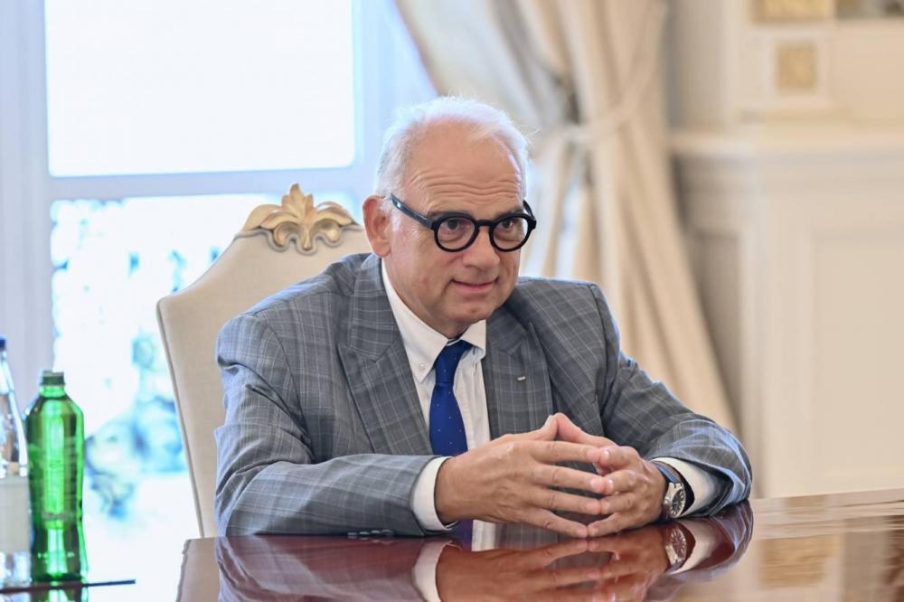 İlham Əliyev Dünya Güləş Birliyinin prezidentini qəbul edib