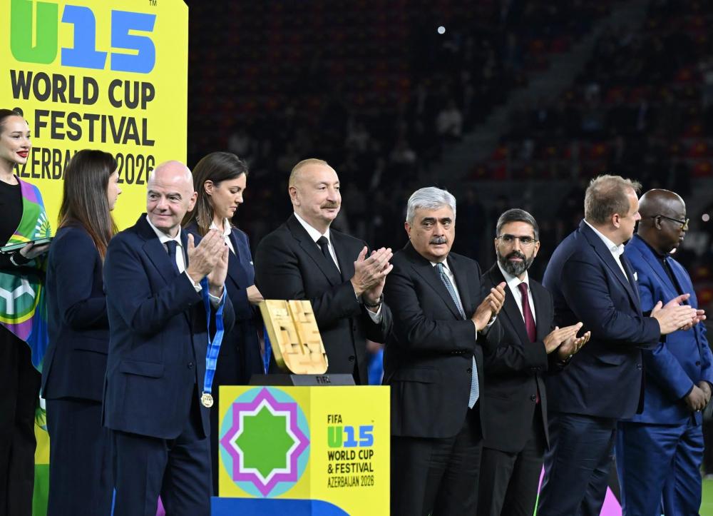 Prezident İlham Əliyev İspaniya millisini belə mükafatlandlrdı - Şəkillər