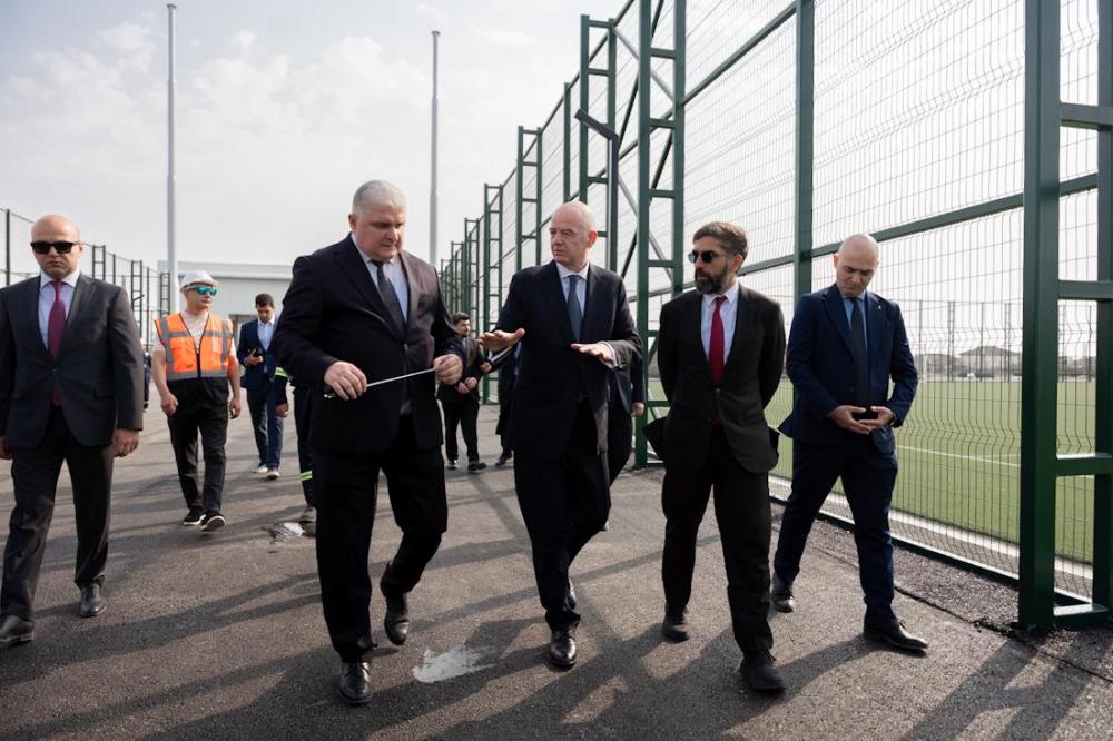 İnfantino Hövsandakı mini-stadionların inşası ilə tanış oldu - Şəkillər