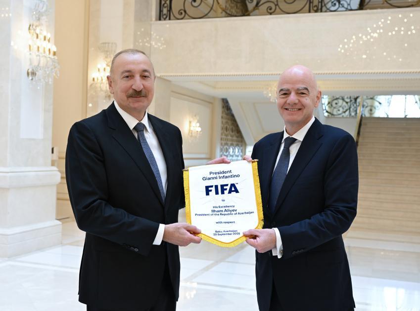 İlham Əliyev FİFA prezidentini qəbul etdi - Şəkillər
