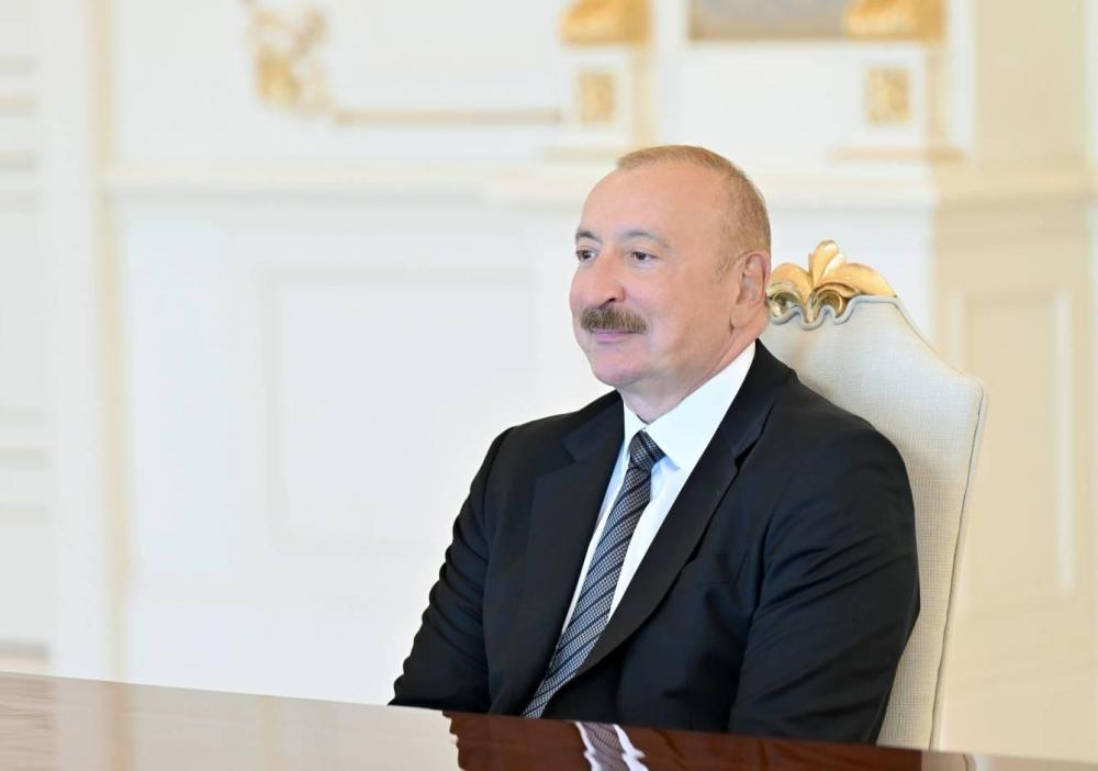 İlham Əliyev Dünya Güləş Birliyinin prezidentini qəbul edib